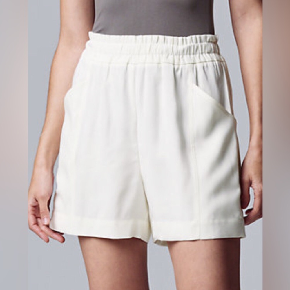 Simply Vera Vera Wang High Waist Coconut White Shorts
